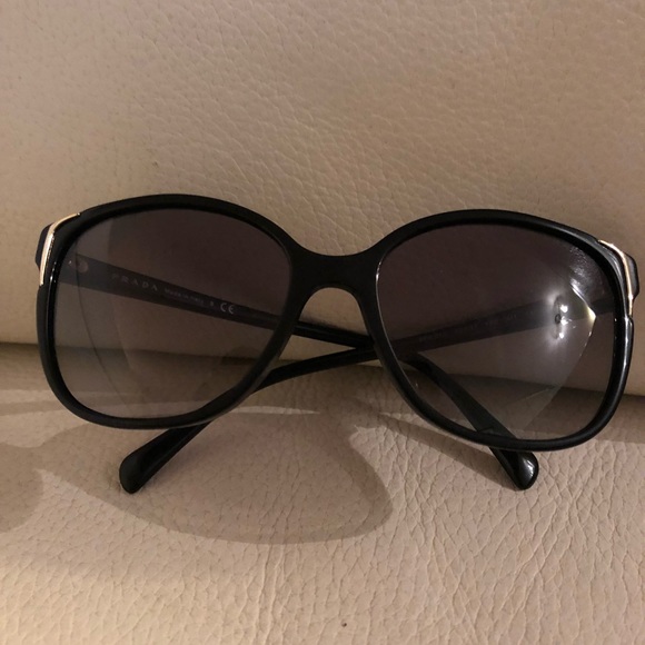 Women's Black Prada Polorized Sunglasses New - Picture 1 of 8